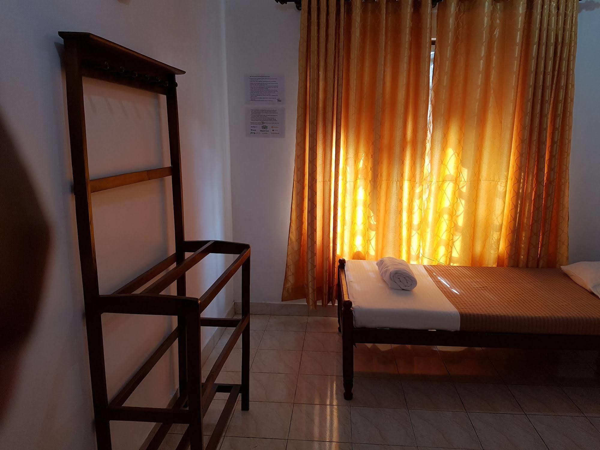 Hostel 107 キャンディー エクステリア 写真